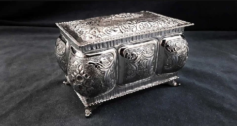 Alhajero antiguo de plata